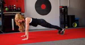 Quer melhorar a postura? Teste estes três tipos de exercícios