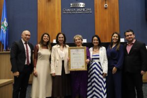 Lourdes Domborovski recebe título de Cidadã Honorária de São José dos Pinhais