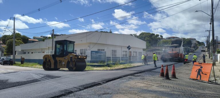 Obra de recape asfáltico na Rua Alferes João Bortoloti leva mais segurança e qualidade de vida ao bairro Zaniolo
