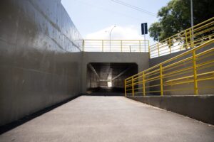 Limpeza de passagens urbanas e viadutos é intensificada em São José dos Pinhais