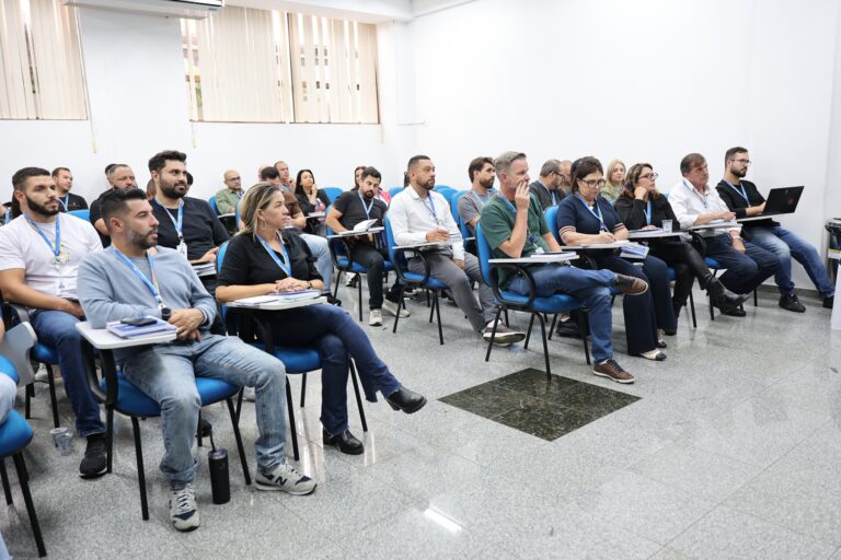 Câmara faz treinamento sobre novo Sistema Legislativo e aplicação do novo Regimento