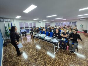 Vigilância em Saúde de São José dos Pinhais promove capacitação para profissionais do setor de embelezamento