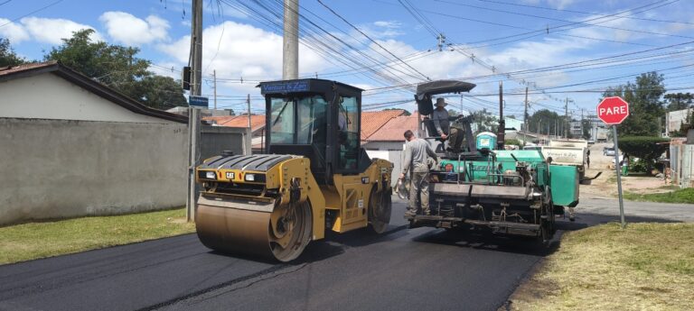 Rua Padre Pedro Guerra, no bairro Jurema, recebe pavimentação asfáltica
