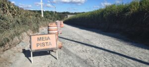 Obras avançam na Rua Francisco Ferreira da Rocha Loures com pavimentação e drenagem