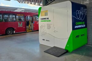 Cabine de amamentação é instalada em terminal de ônibus da Grande Curitiba