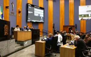 Aprovado em minutos: benefício de mais de R$ 1 mil vai para o bolso de secretários de S. J. dos Pinhais