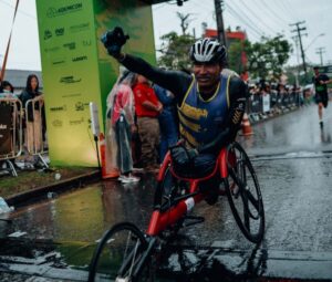 Paratleta de São José dos Pinhais se destaca em maratona estadual
