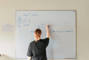 Escola da Cultura abre matrículas para curso gratuito de desenho no bairro São Marcos