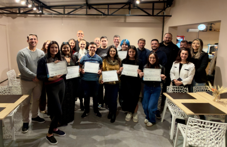 Jovens concluem formação do Programa Jovem Aprendiz Municipal em São José dos Pinhais