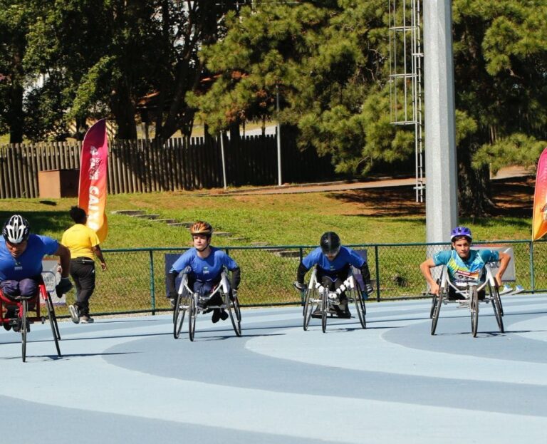 Paratletas bolsistas de São José dos Pinhais conquistam 22 medalhas em competição regional