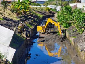 Limpeza do Rio Ressaca e de seus afluentes avança para reforçar a drenagem e evitar alagamentos em São José dos Pinhais